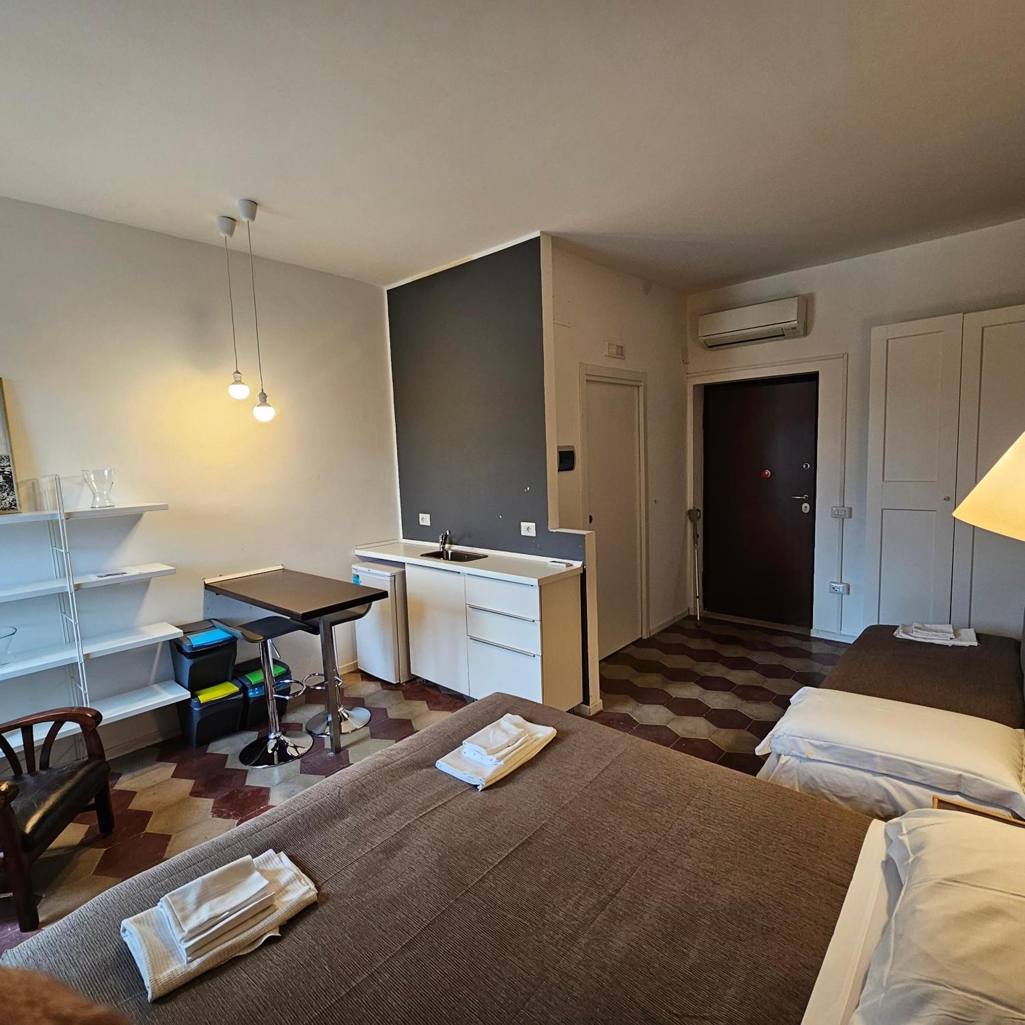 פוטנצה Room & Parking In Centro Citta Con Parcheggio Privato E Wifi מראה חיצוני תמונה