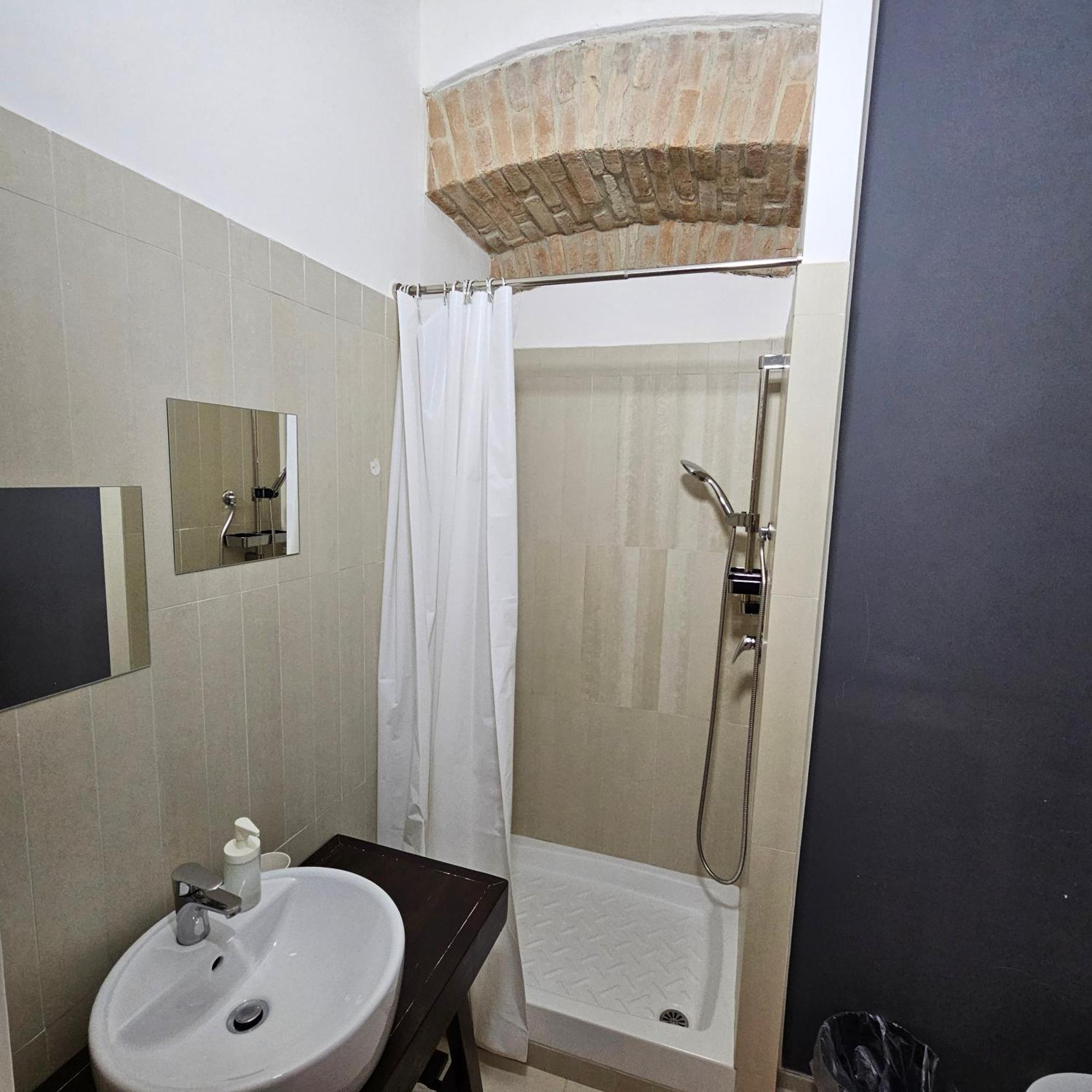 פוטנצה Room & Parking In Centro Citta Con Parcheggio Privato E Wifi מראה חיצוני תמונה