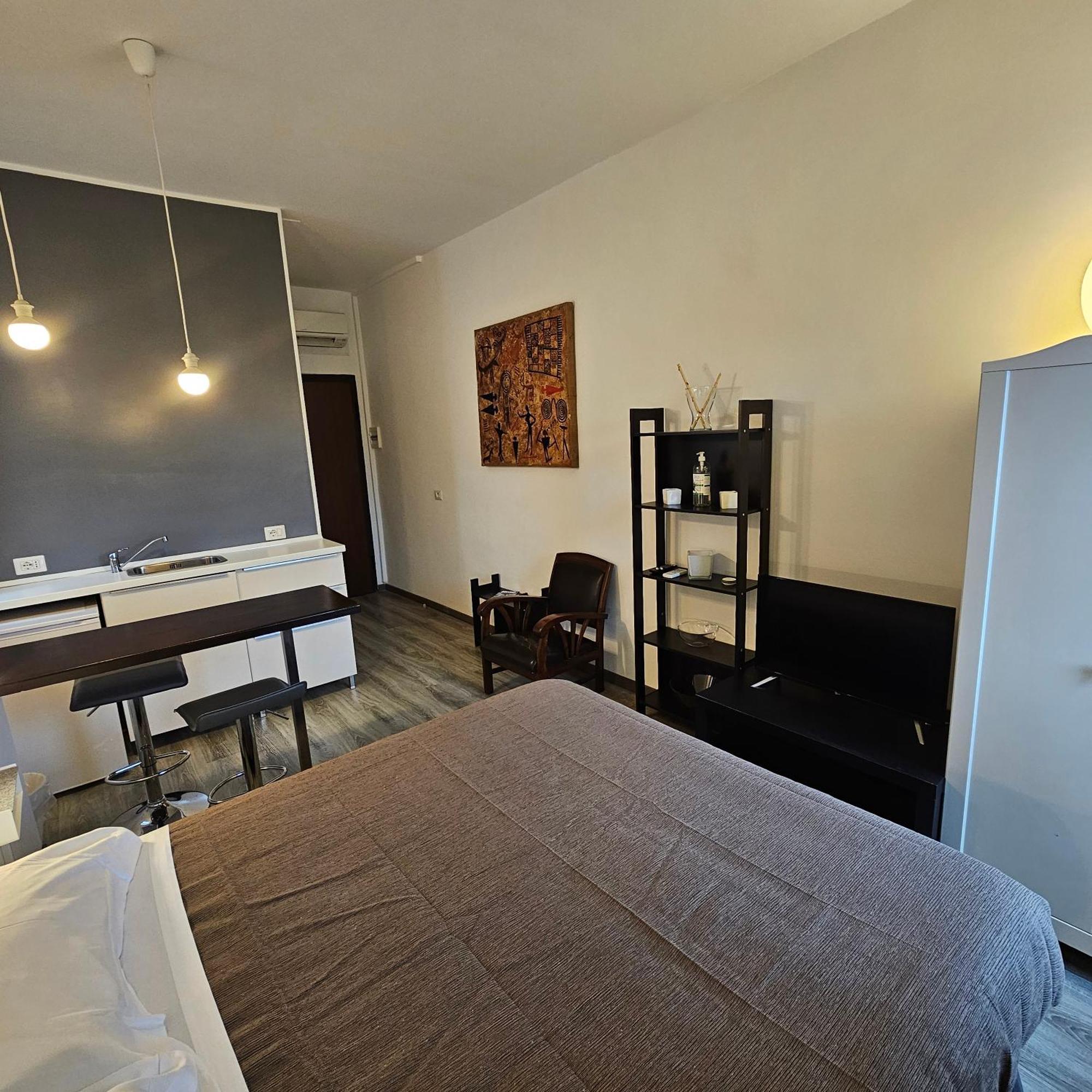 פוטנצה Room & Parking In Centro Citta Con Parcheggio Privato E Wifi מראה חיצוני תמונה