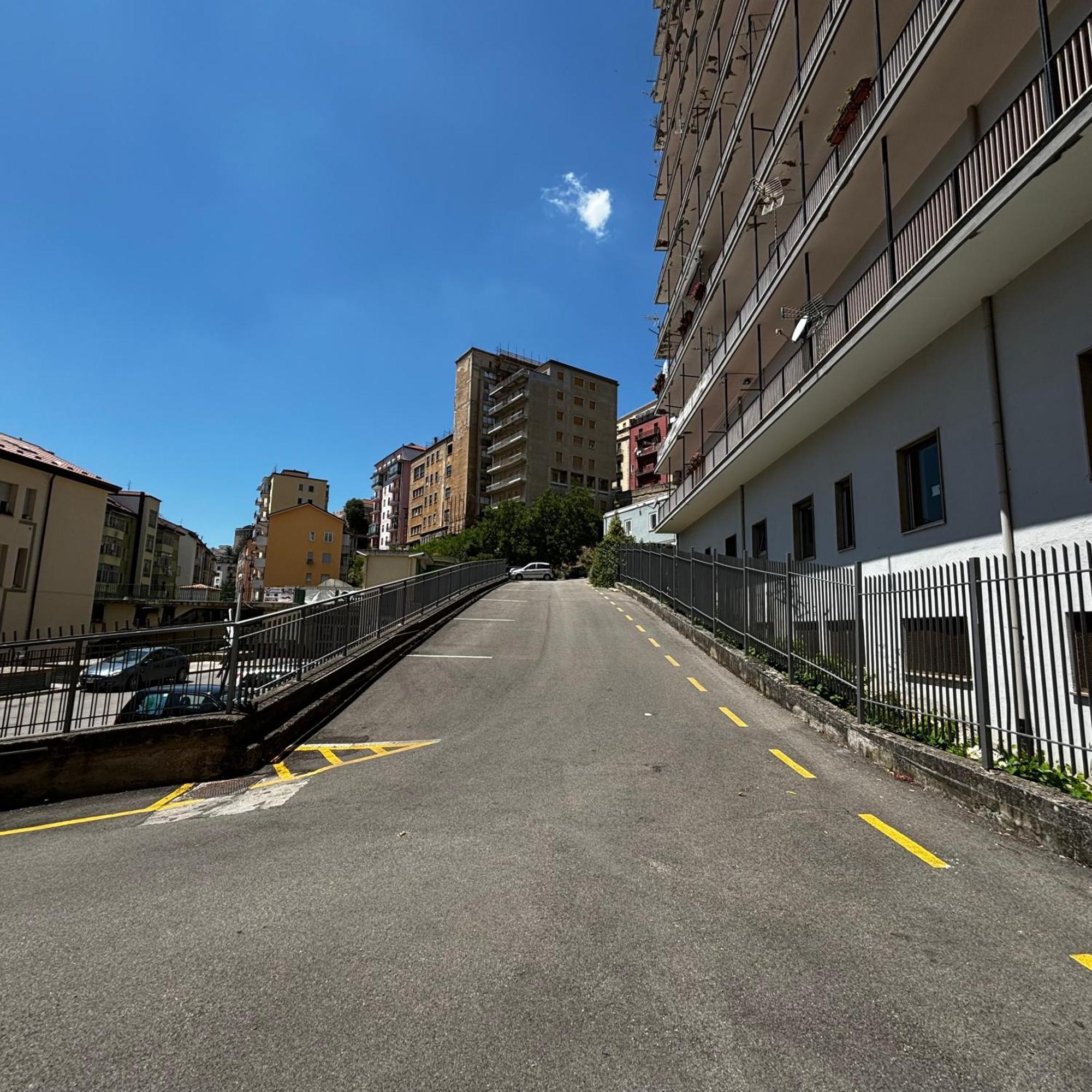 פוטנצה Room & Parking In Centro Citta Con Parcheggio Privato E Wifi מראה חיצוני תמונה
