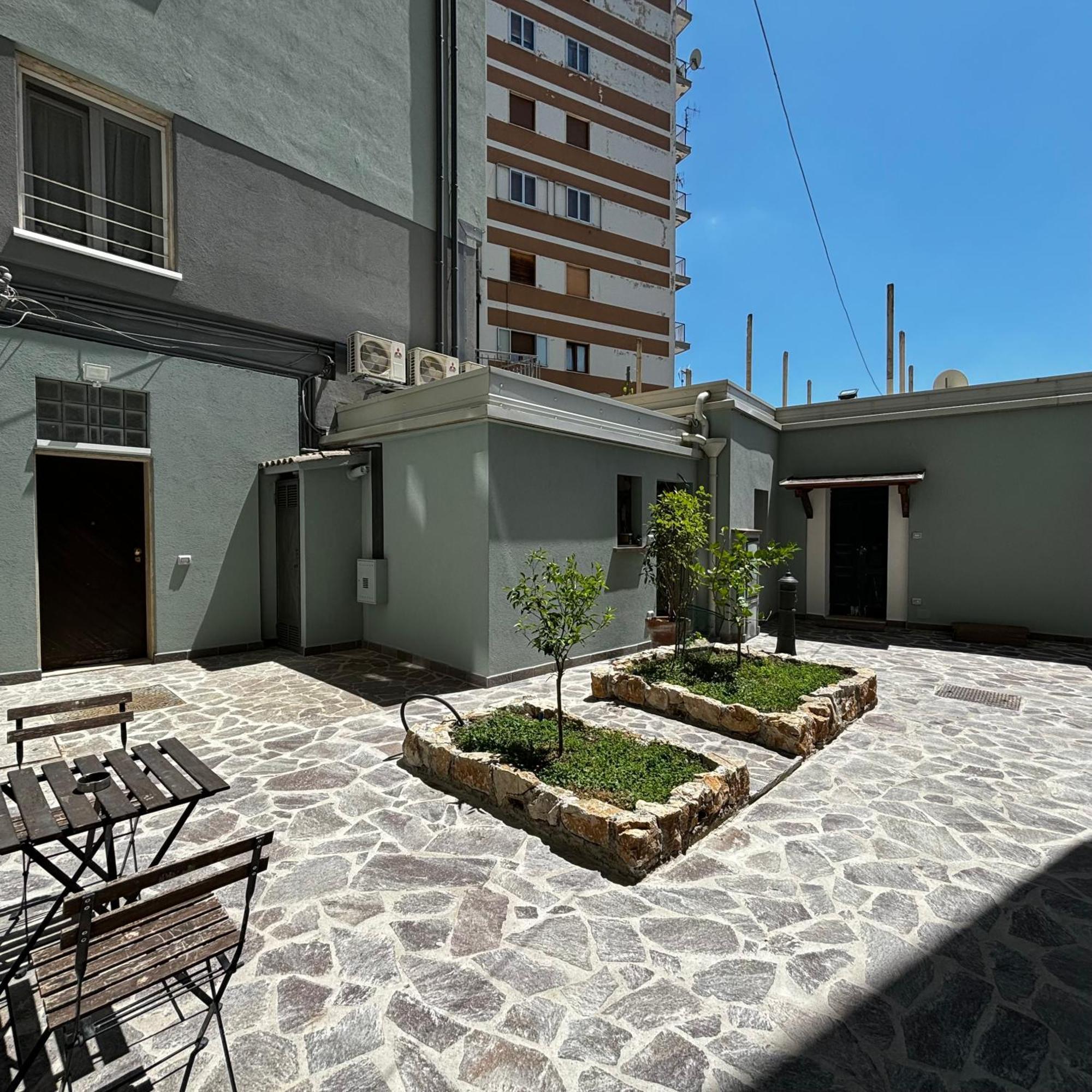 פוטנצה Room & Parking In Centro Citta Con Parcheggio Privato E Wifi מראה חיצוני תמונה