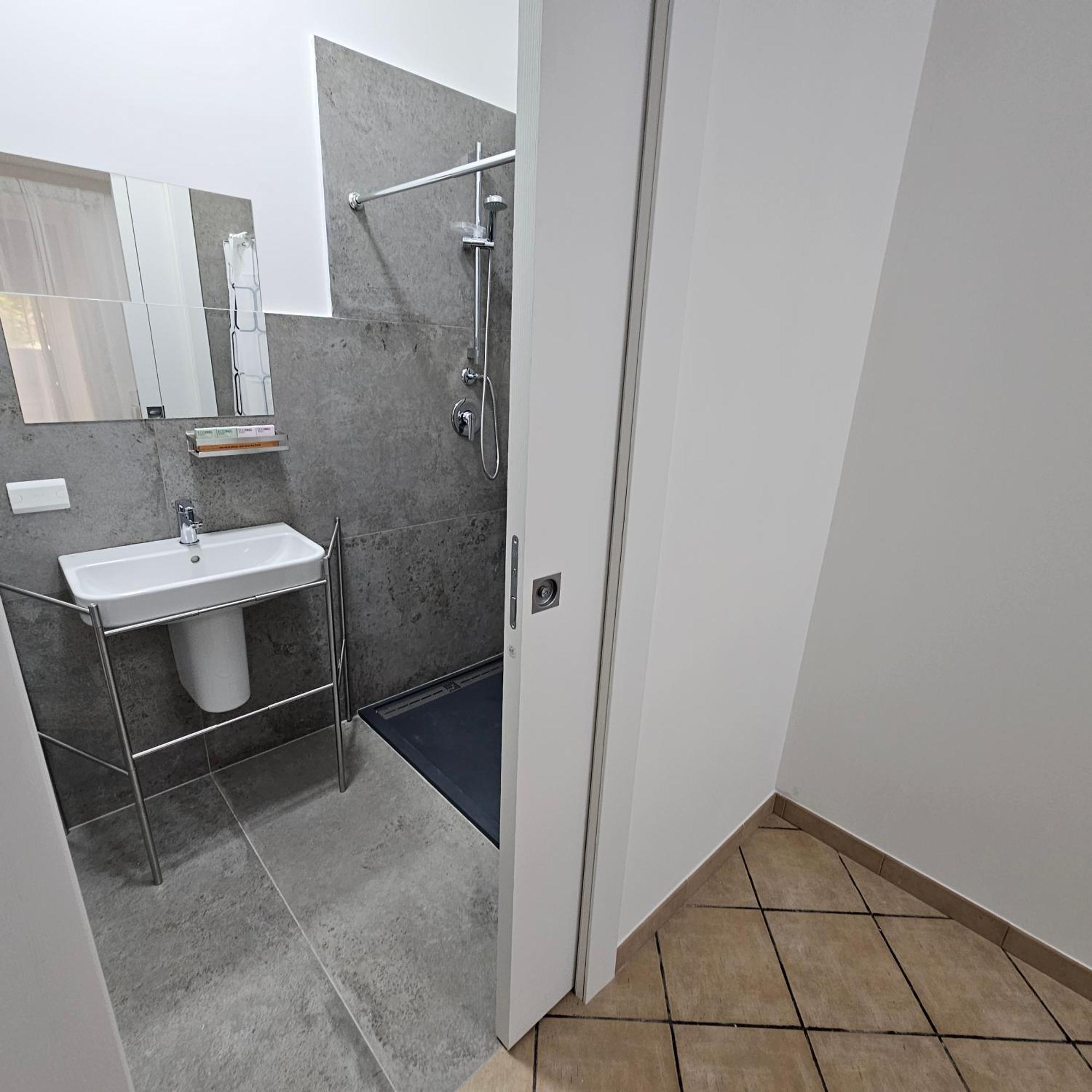 פוטנצה Room & Parking In Centro Citta Con Parcheggio Privato E Wifi מראה חיצוני תמונה