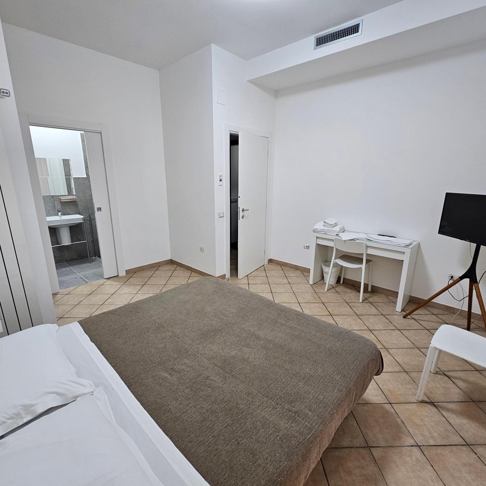 פוטנצה Room & Parking In Centro Citta Con Parcheggio Privato E Wifi מראה חיצוני תמונה
