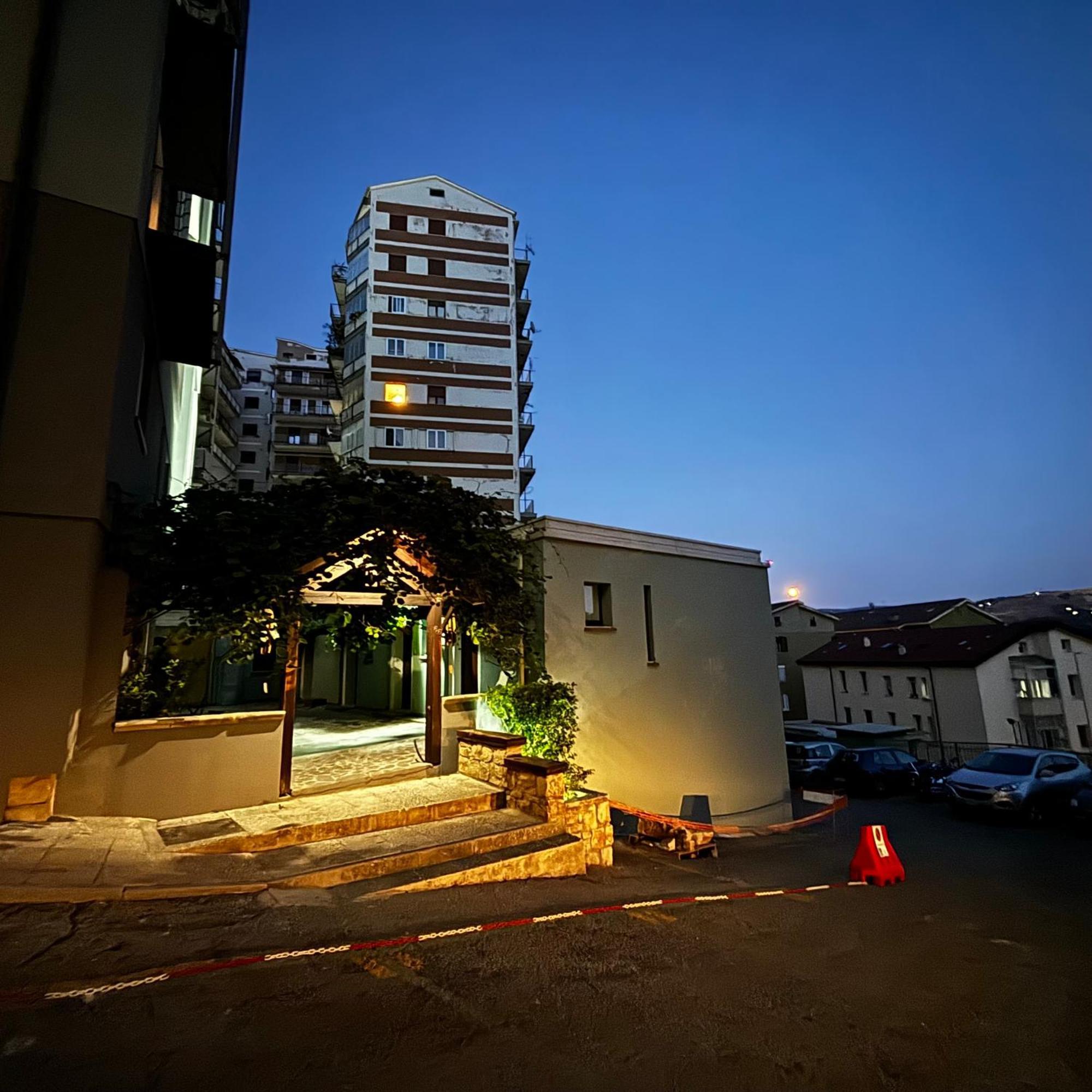 פוטנצה Room & Parking In Centro Citta Con Parcheggio Privato E Wifi מראה חיצוני תמונה