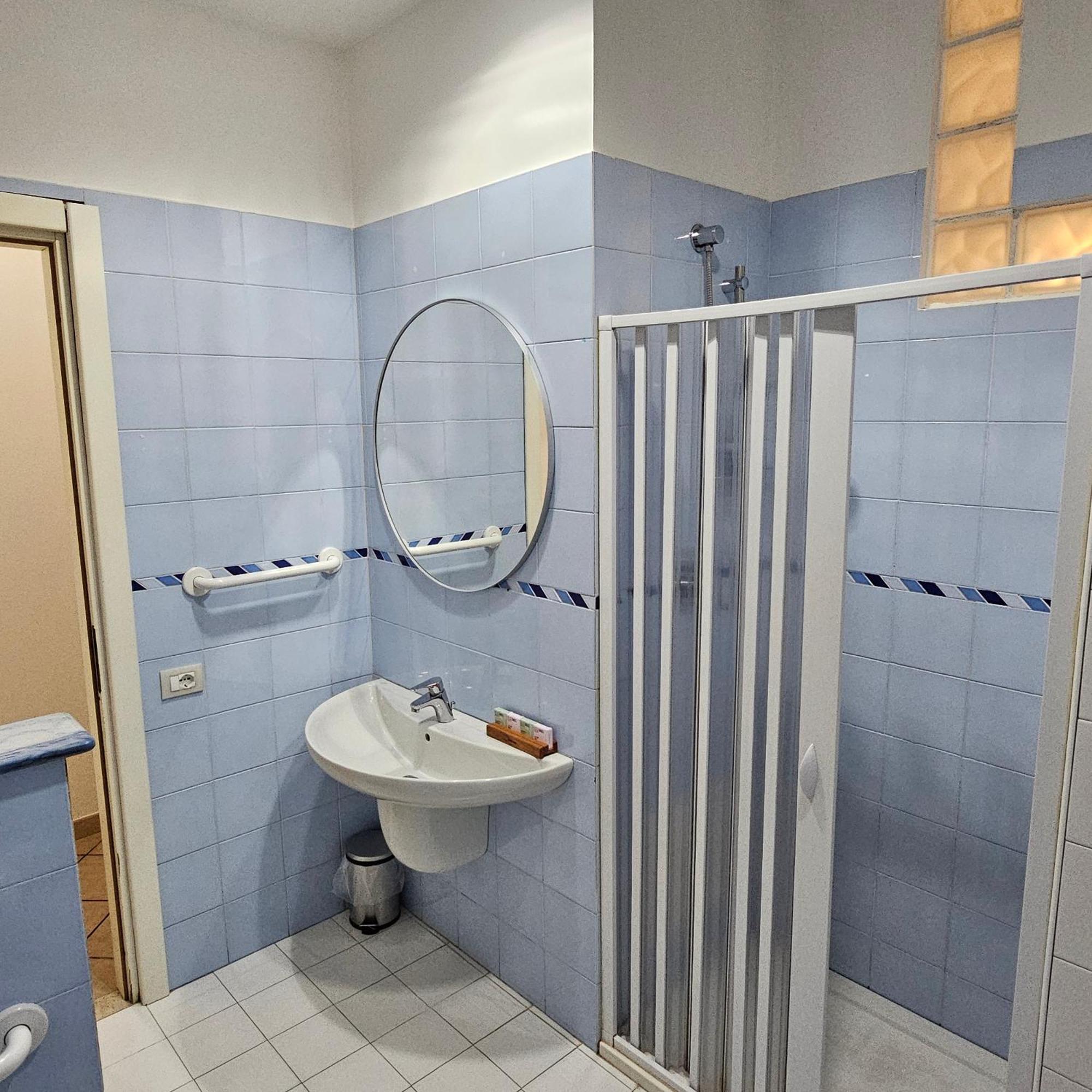 פוטנצה Room & Parking In Centro Citta Con Parcheggio Privato E Wifi חדר תמונה